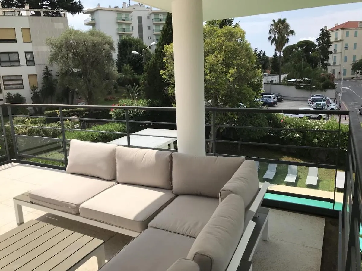 Appartement Montfleury, 2 Terrasses, 2 Chambres , 2 Sdb , Pkg Prive Piscine, 15 Min Walk To Croisette Beach And Palais Des Festivals Cannes