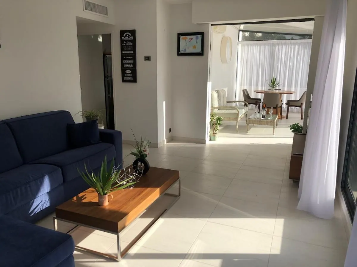 Appartement Montfleury, 2 Terrasses, 2 Chambres , 2 Sdb , Pkg Prive Piscine, 15 Min Walk To Croisette Beach And Palais Des Festivals Cannes