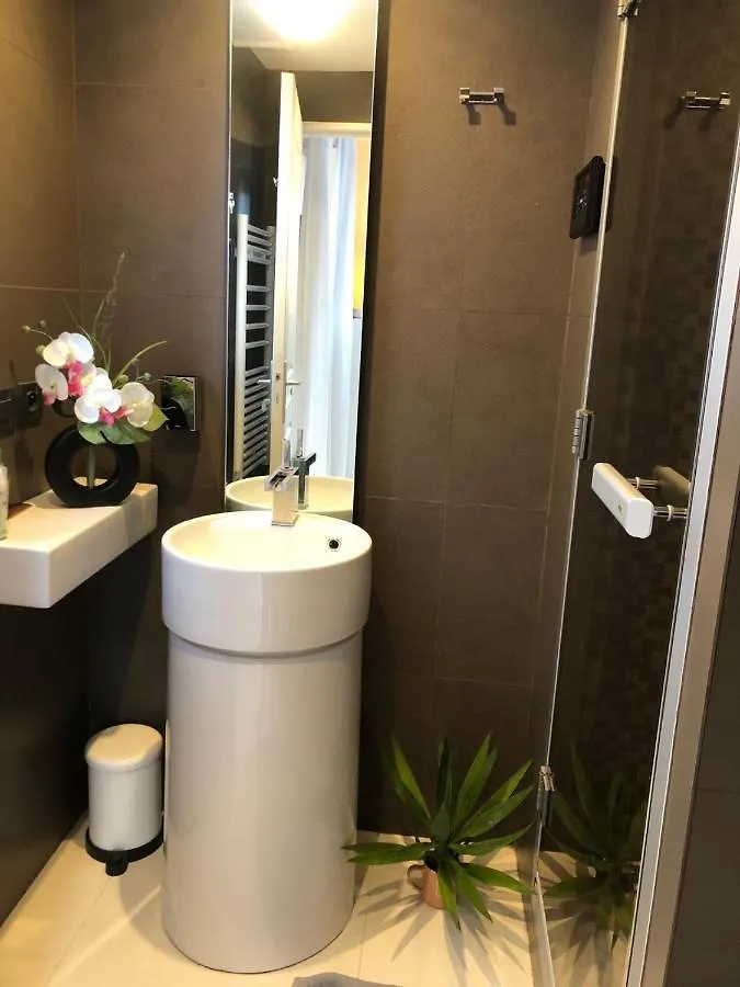 Appartement Montfleury, 2 Terrasses, 2 Chambres , 2 Sdb , Pkg Prive Piscine, 15 Min Walk To Croisette Beach And Palais Des Festivals Cannes