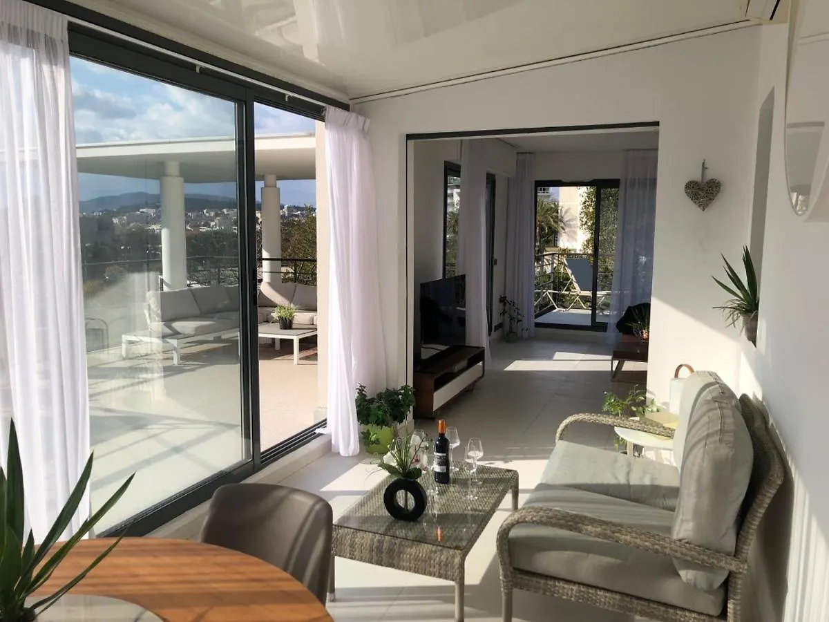 Apartment Appartement Montfleury, 2 Terrasses, 2 Chambres , 2 Sdb , Pkg Prive Piscine, 15 Min Walk To Croisette Beach And Palais Des Festivals Cannes