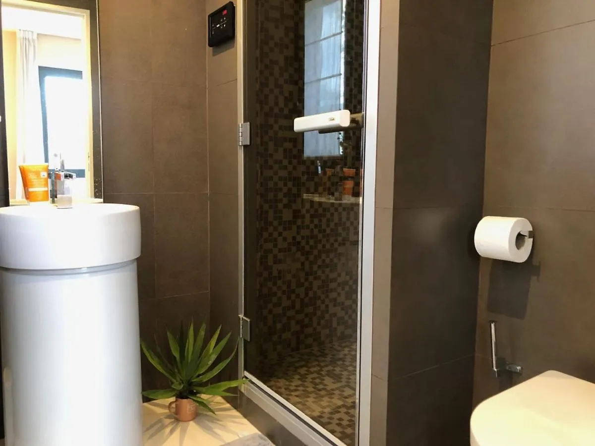 Appartement Montfleury, 2 Terrasses, 2 Chambres , 2 Sdb , Pkg Prive Piscine, 15 Min Walk To Croisette Beach And Palais Des Festivals Cannes Apartment