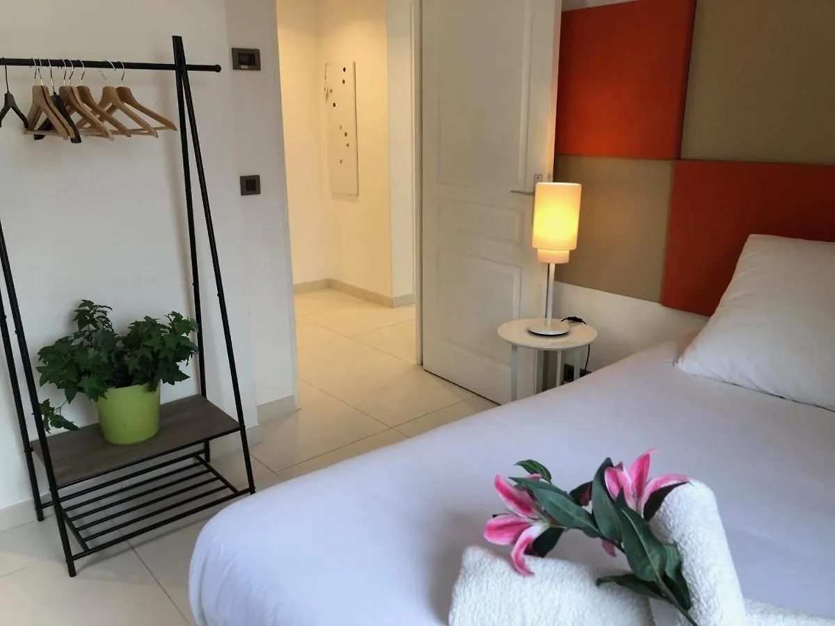Appartement Montfleury, 2 Terrasses, 2 Chambres , 2 Sdb , Pkg Prive Piscine, 15 Min Walk To Croisette Beach And Palais Des Festivals Cannes