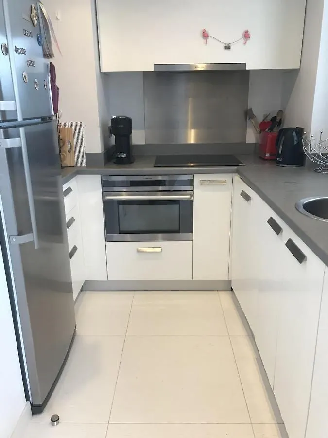 アパート Appartement Montfleury, 2 Terrasses, 2 Chambres , 2 Sdb , Pkg Prive Piscine, 15 Min Walk To Croisette Beach And Palais Des Festivals カンヌ