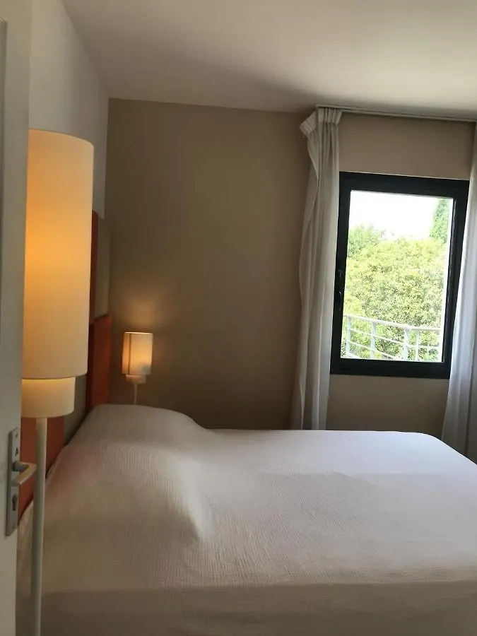 Appartement Montfleury, 2 Terrasses, 2 Chambres , 2 Sdb , Pkg Prive Piscine, 15 Min Walk To Croisette Beach And Palais Des Festivals 칸느