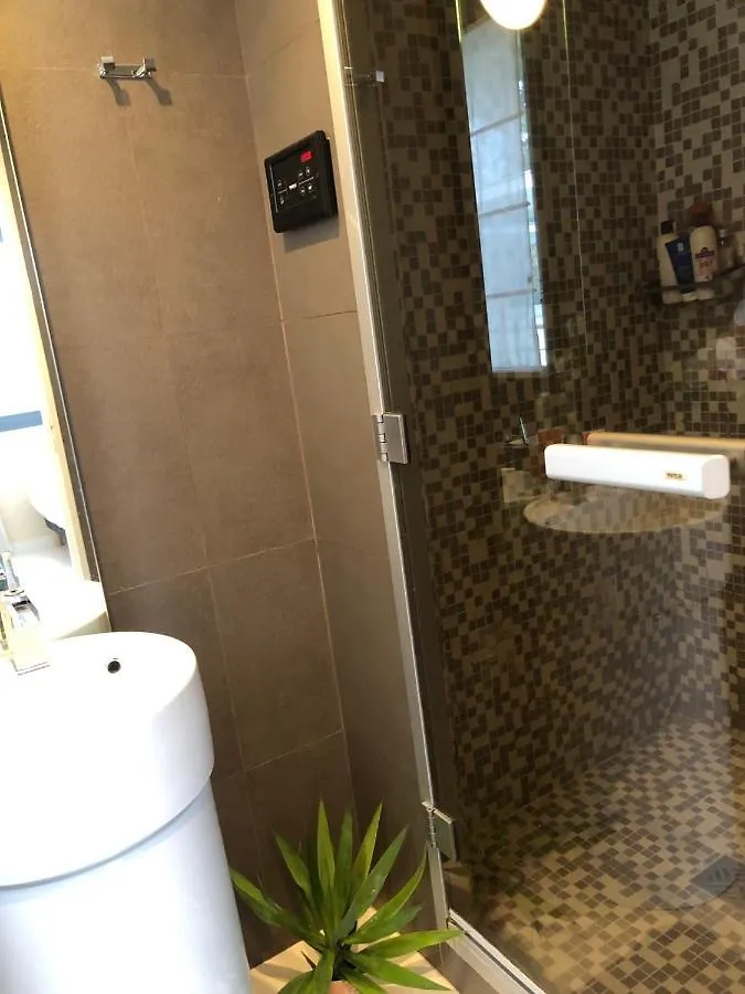 Appartement Montfleury, 2 Terrasses, 2 Chambres , 2 Sdb , Pkg Prive Piscine, 15 Min Walk To Croisette Beach And Palais Des Festivals カンヌ 0*,